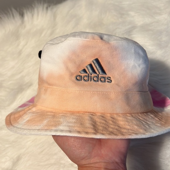 NWT adidas’s color wash tie dye bucket hat - Picture 6 of 6